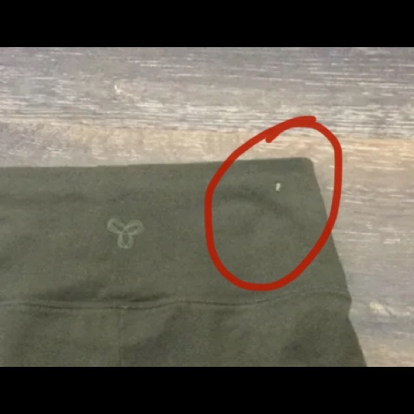 Aritzia TNA butter biker shorts - Picture 5 of 5